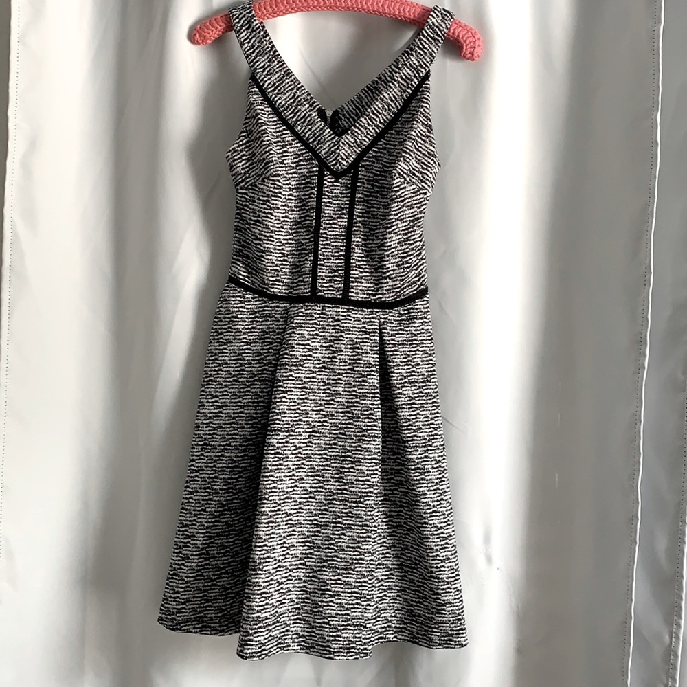 Black and white dress, zipper in back